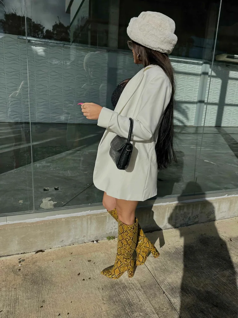 Blazer Bianca — fotografía 1